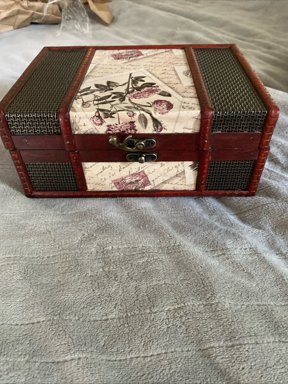 Hand Crafted Red and Cream Floral Jewelry Organizer Box